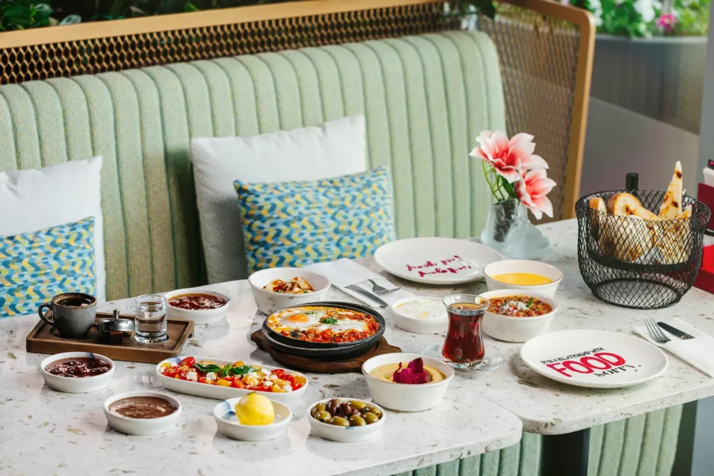 restaurant with brunch cuisine in dubai