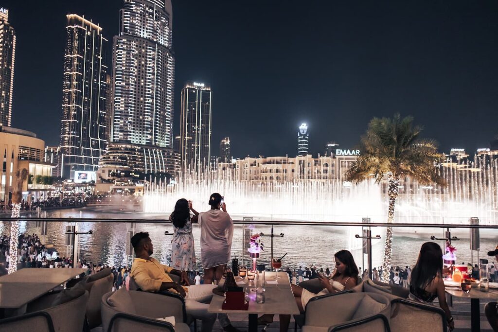 restaurant lounge with fountain view in dubai
