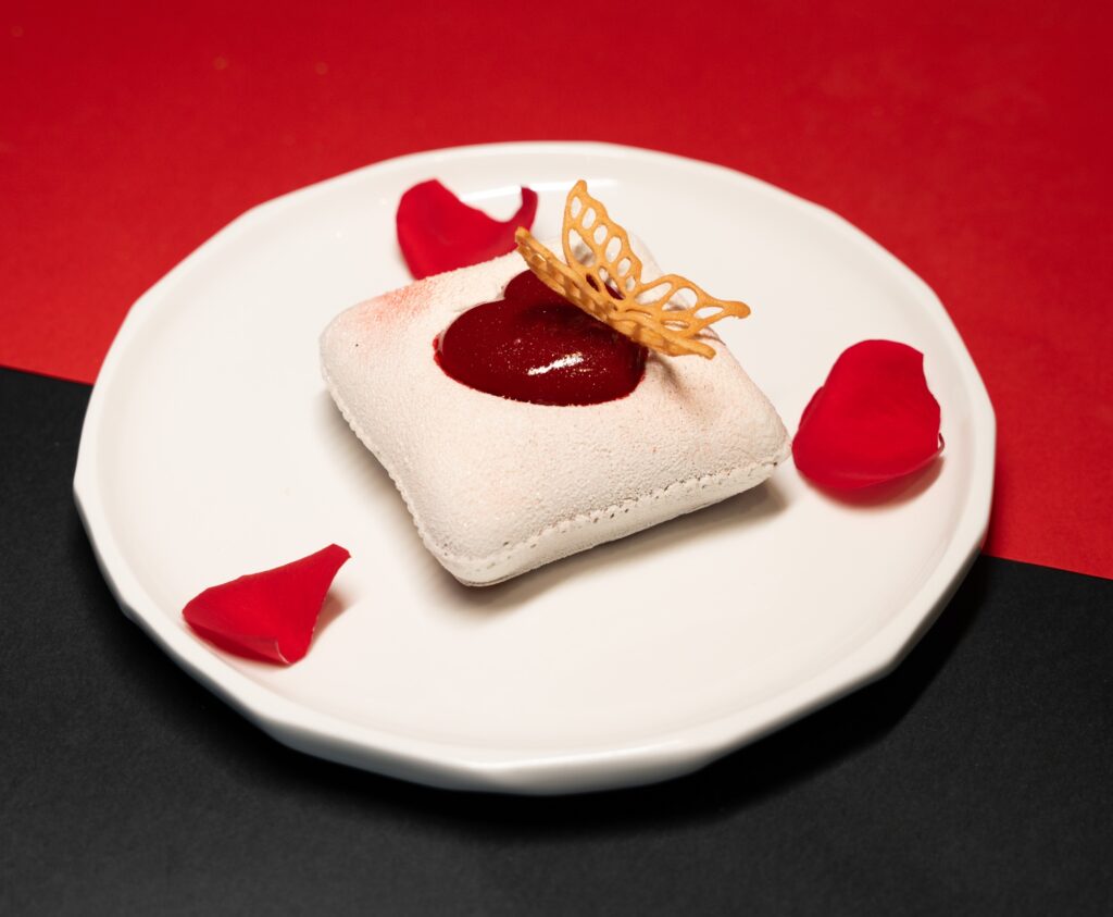 special valentine's day cake in dubai