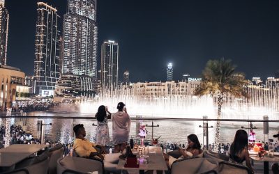 restaurant lounge with fountain view in dubai
